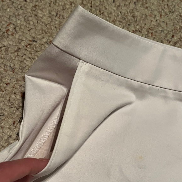 Express Shorts - Picture 3 of 9